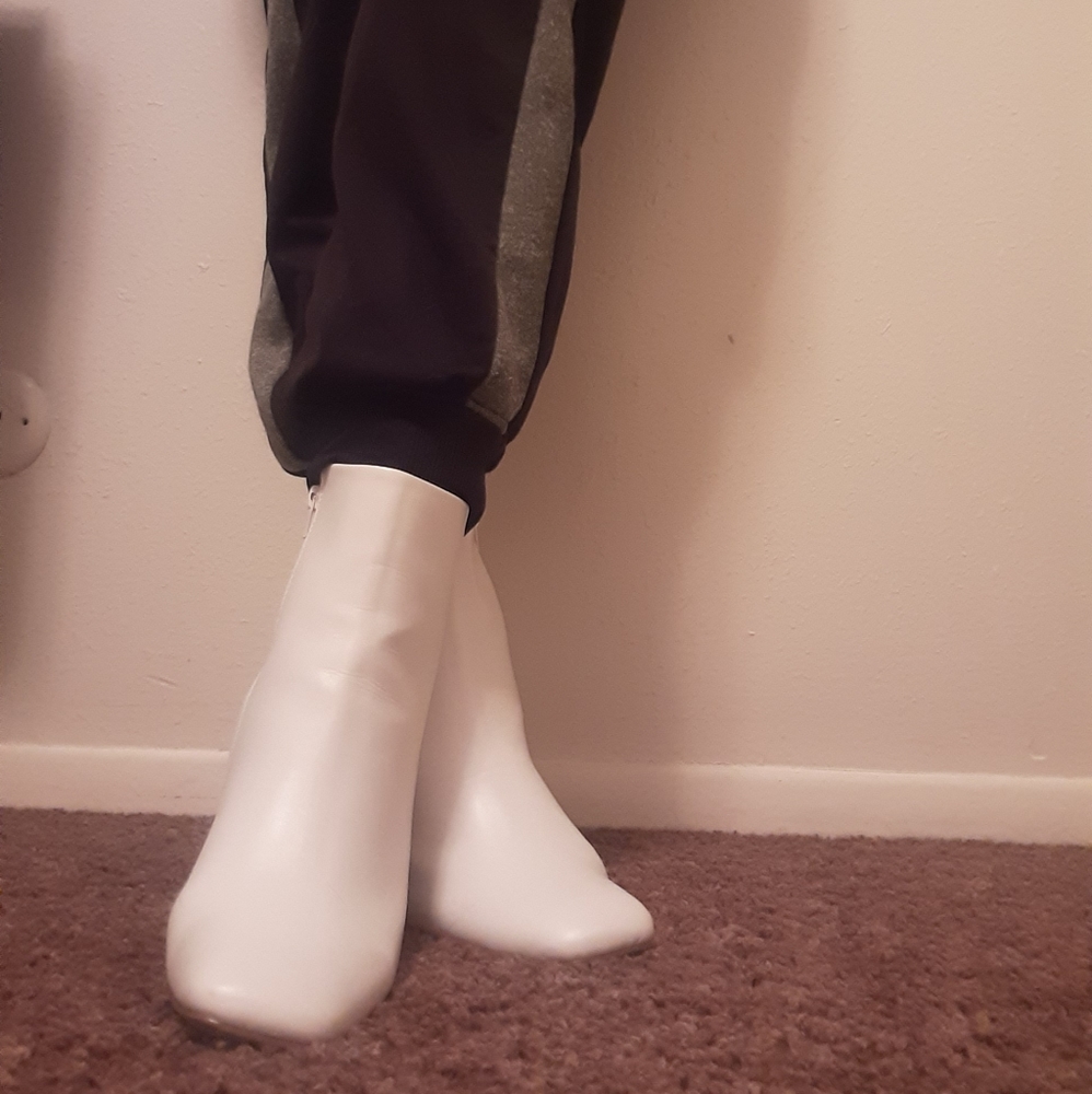 White ankle boot - Picture 5 of 6